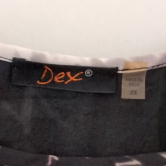 3/$20 Dex Split Back Tunic Blouse Ombre Geometric Short Sleeve Grey Dolman Top - Picture 14 of 15